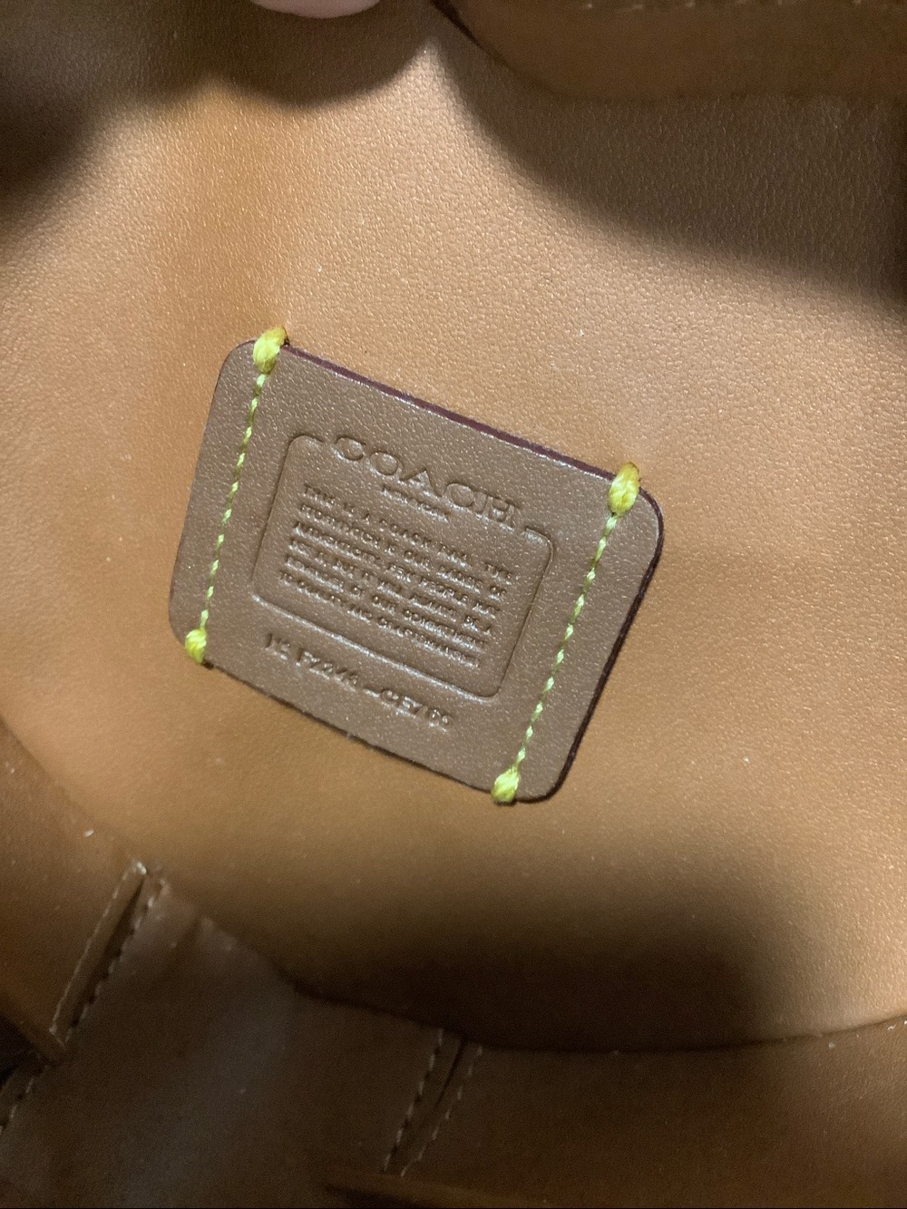 Coach black heart crossbody bag - Picture 6 of 9
